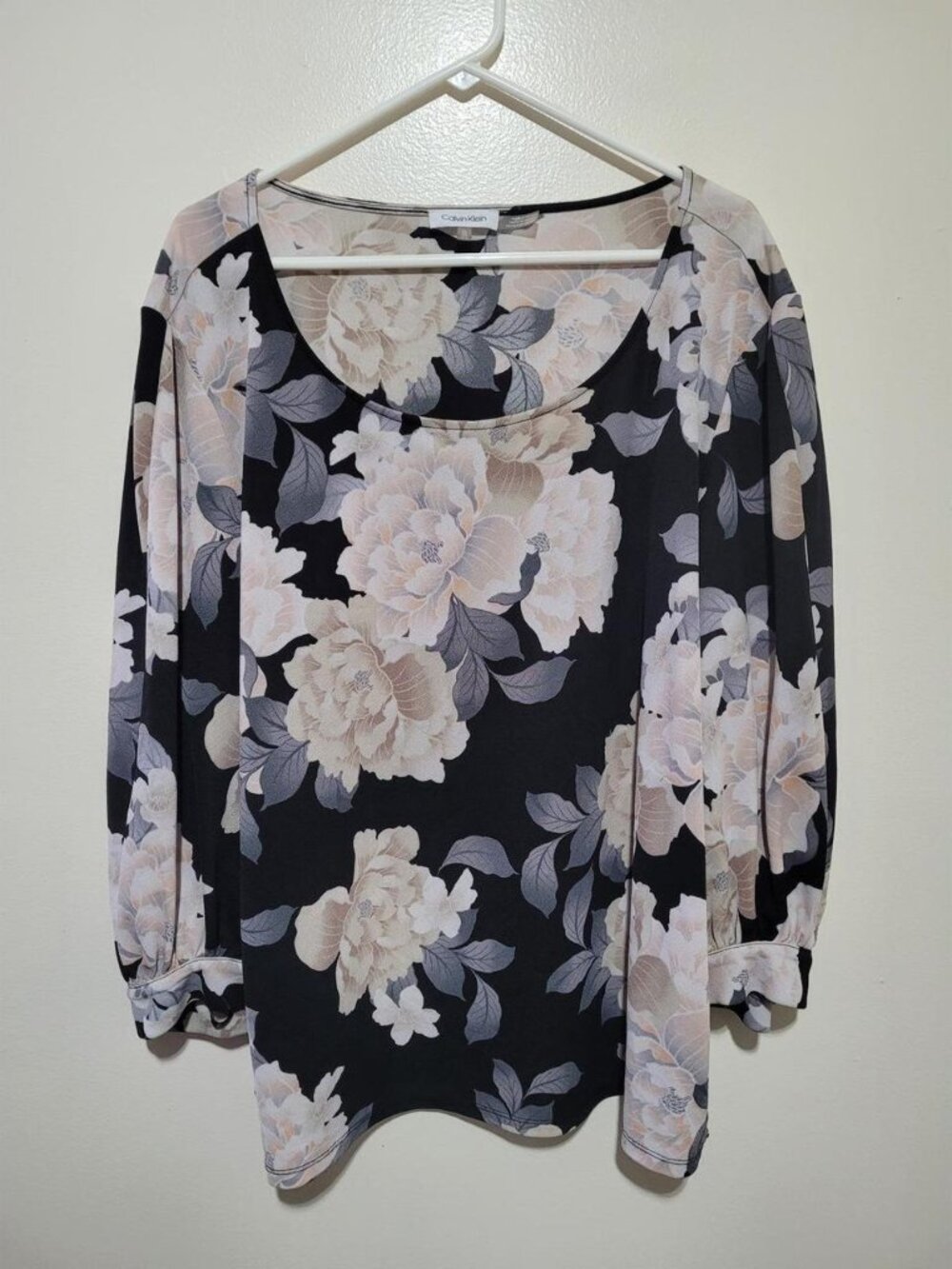 Calvin Klein Women's Black and Cream Blouse